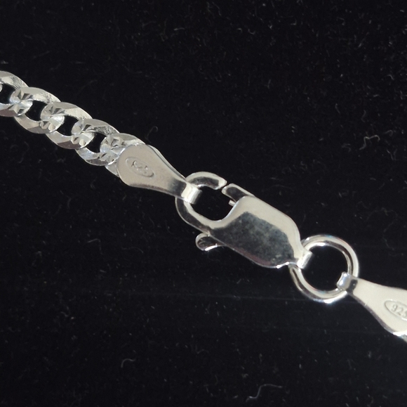 .925 Sterling Silver 18-inch Cuban Link Necklace - Picture 3 of 4